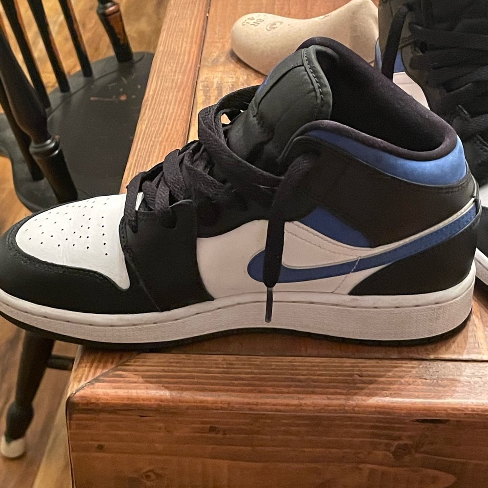 Jordan 1 raced blue